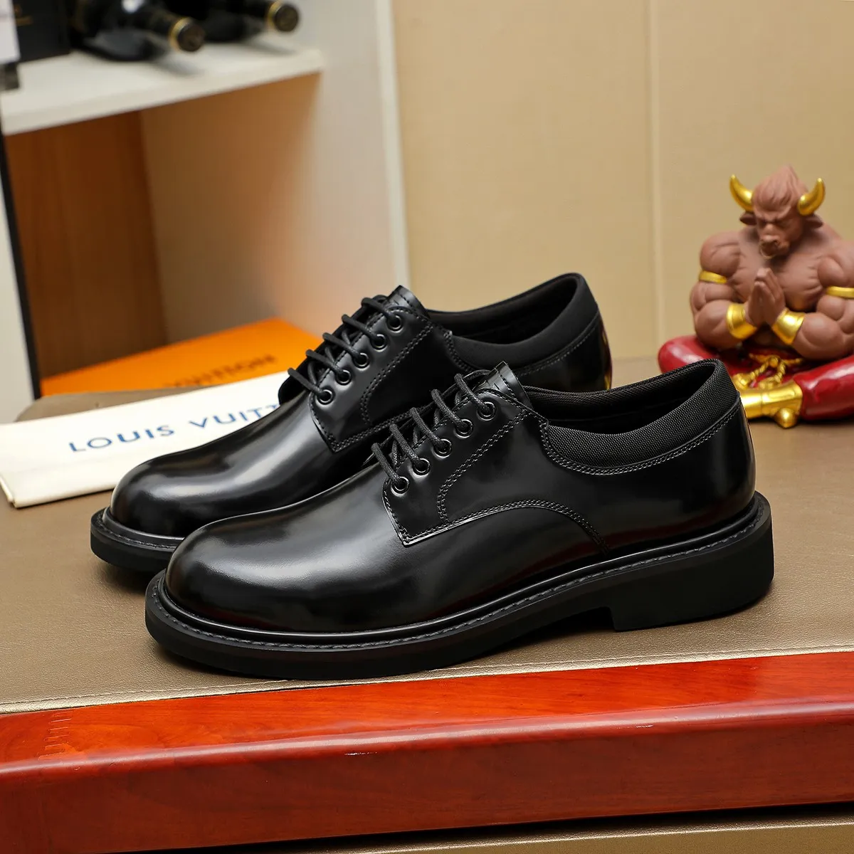 Men's shoes 💰 660 💰 Louis Vuitton LV ® 🆕 model 🔛Full shoe counter, first layer cowhide, 🐂leather lining casual shoes for men, super soft outsole, essential for driving. Counter synchronization, original first layer cowhide, completely 1:1 mold customization🌹top version, color optional! Number: 39-44 (customized at 38.45)